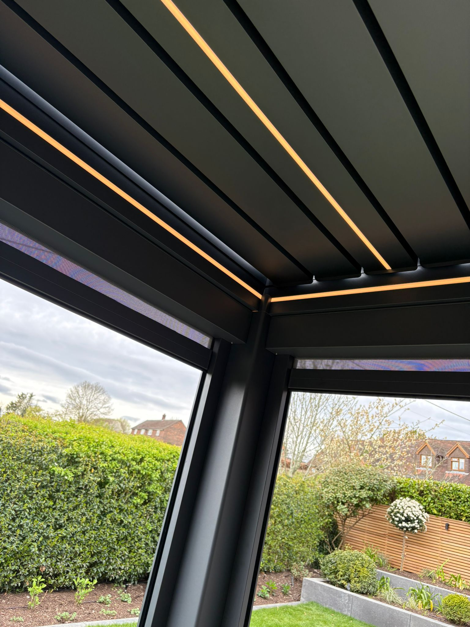Aluminium pergola installation